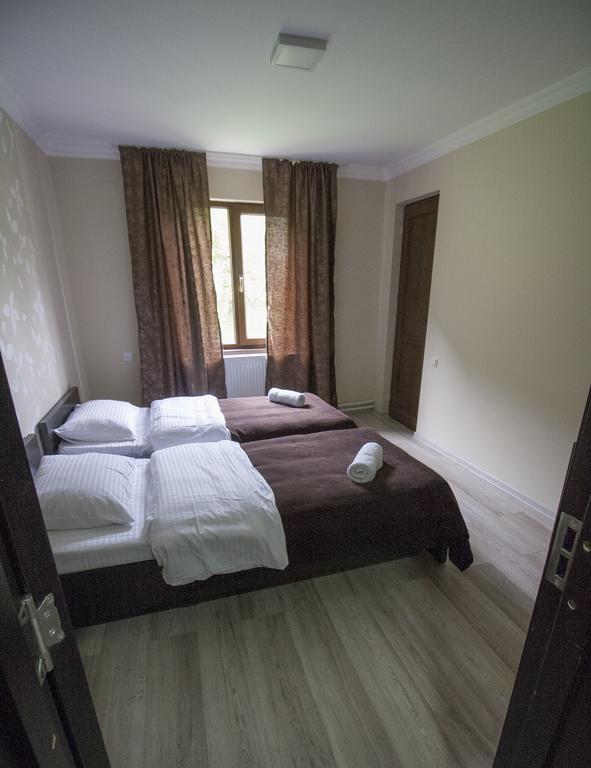 Roza'S Guest House เมสเตีย ภายนอก รูปภาพ
