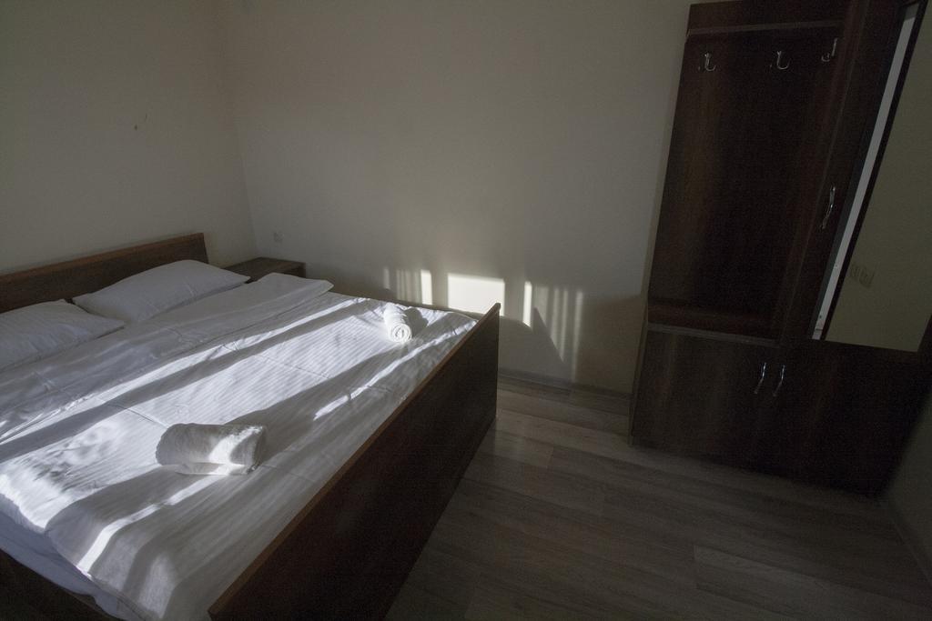 Roza'S Guest House เมสเตีย ภายนอก รูปภาพ