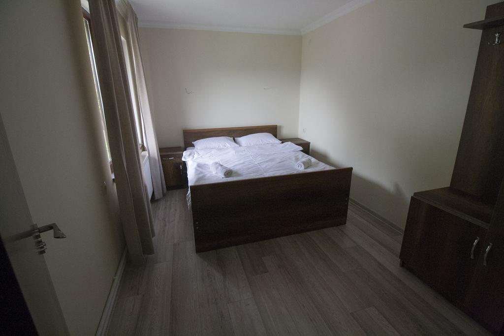 Roza'S Guest House เมสเตีย ภายนอก รูปภาพ