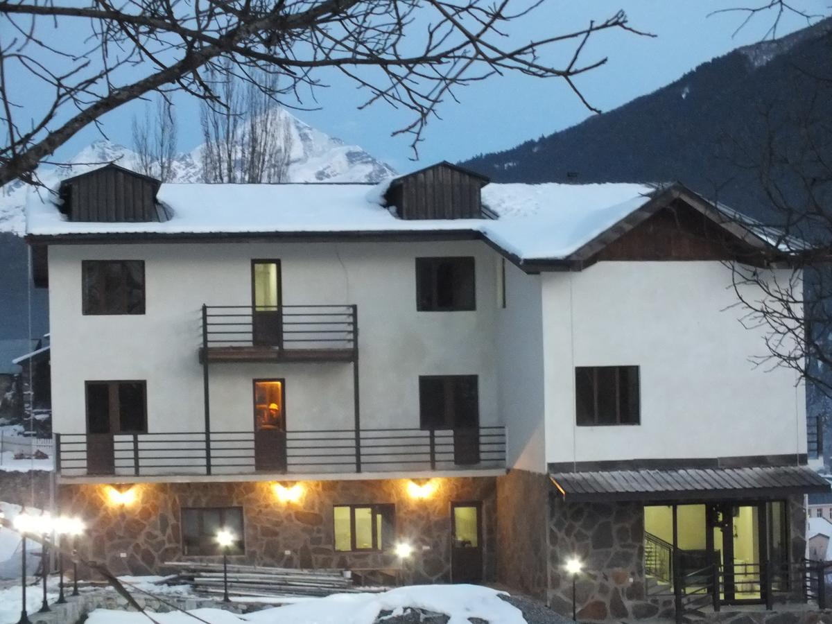 Roza'S Guest House เมสเตีย ภายนอก รูปภาพ